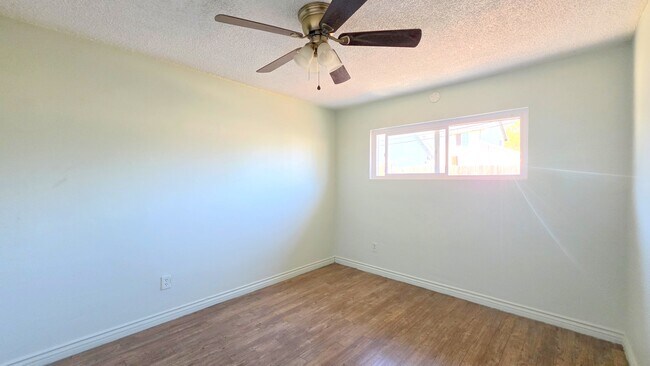 Building Photo - 124 N 12th Ave