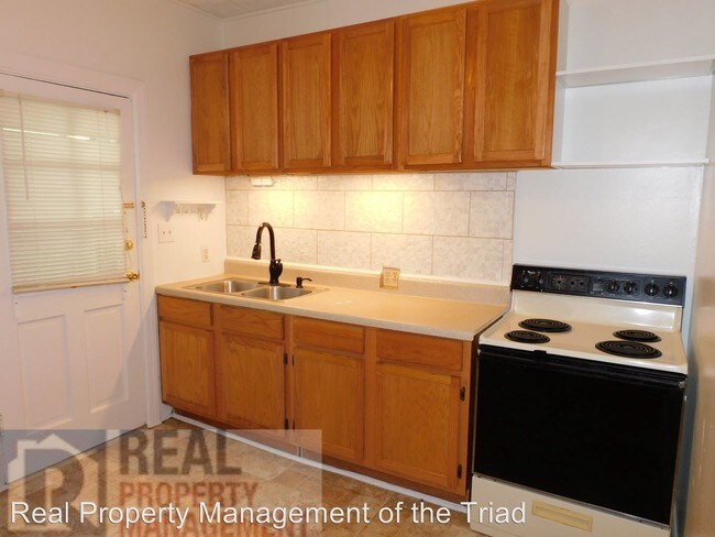 Building Photo - 3 br, 1 bath House - 2512 Yanceyville Street