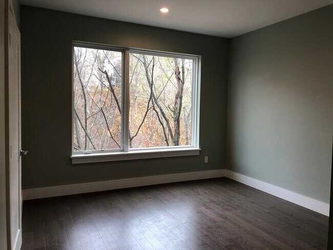 Building Photo - 20 Taft Hill Park