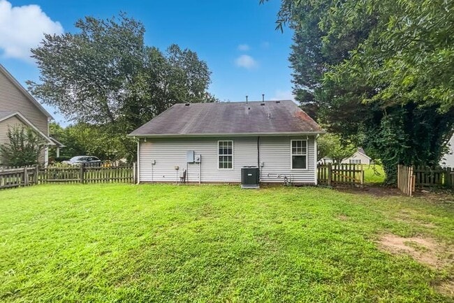 Building Photo - 6810 Ironwood Cir