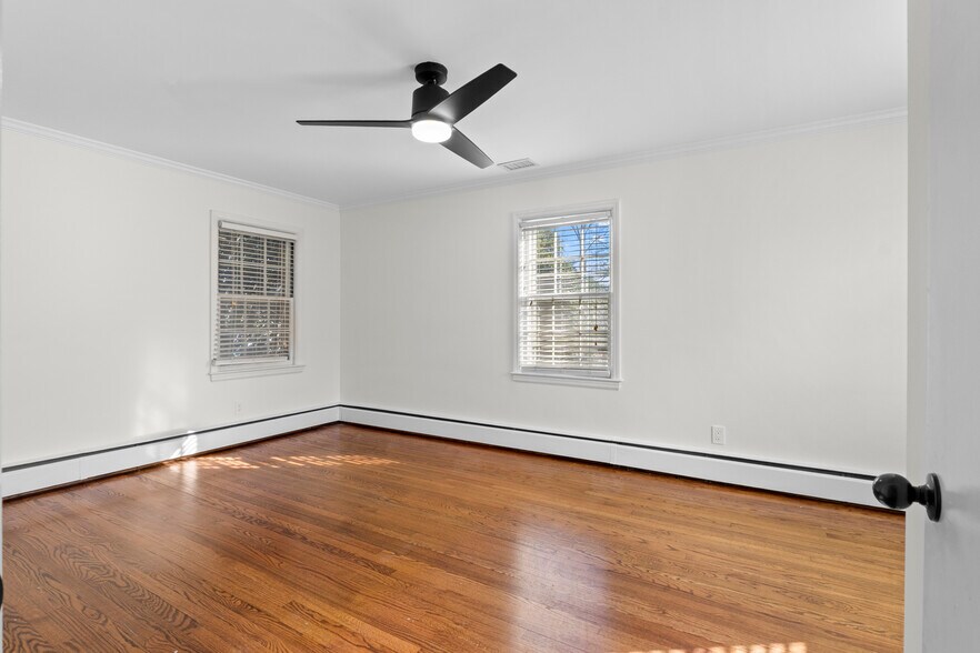 Building Photo - 221 W Avondale Dr