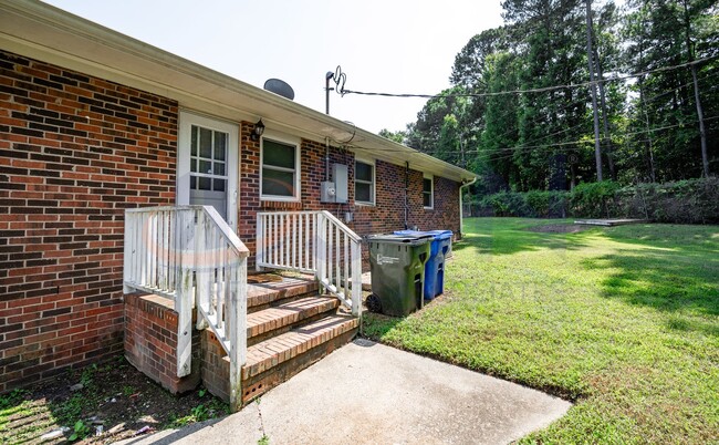 Primary Photo - Comfort & Convenience: Charming 3-Bedroom ...