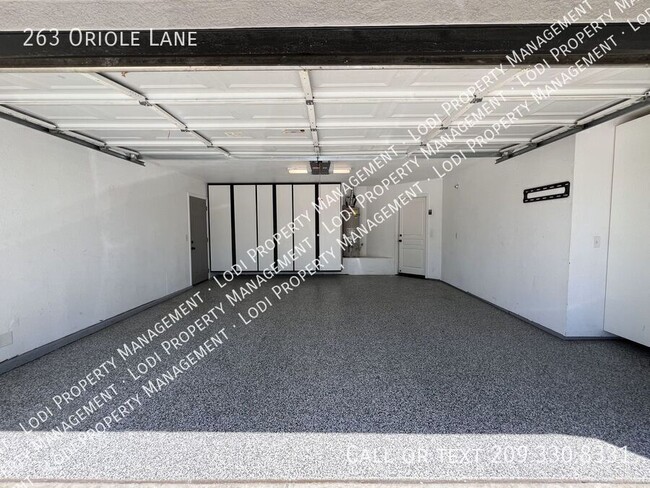 Building Photo - 263 Oriole Ln