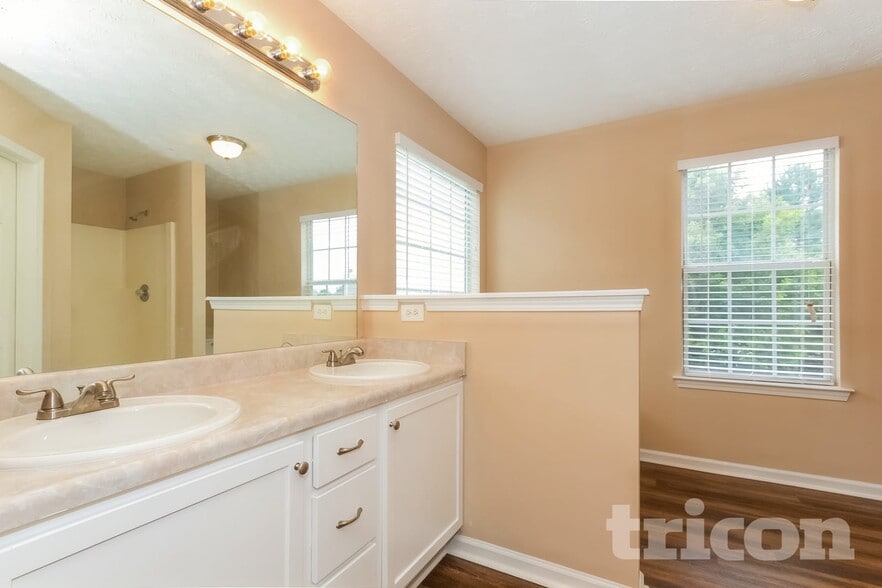 Building Photo - 1131 St Phillips Ct