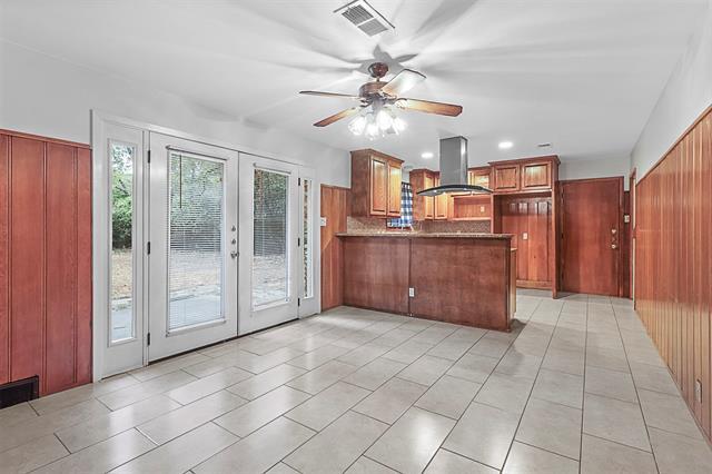 Building Photo - 810 Linwood Dr