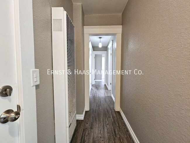 Building Photo - 755 Elm Ave