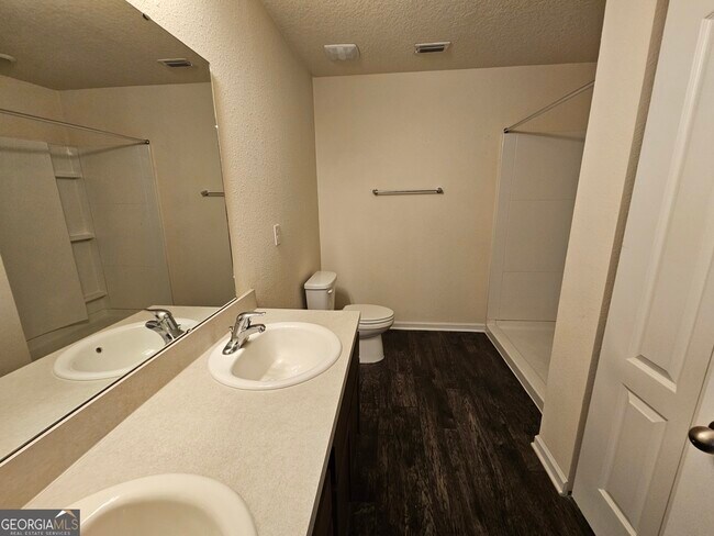 Building Photo - 137 Teakwood Dr