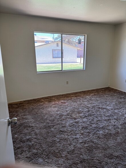 Large bedroom - 635 W Olive Ave