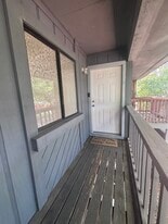 Building Photo - 1211 Metze Rd