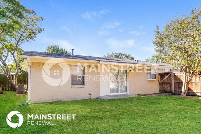 Building Photo - 926 Wateka Way