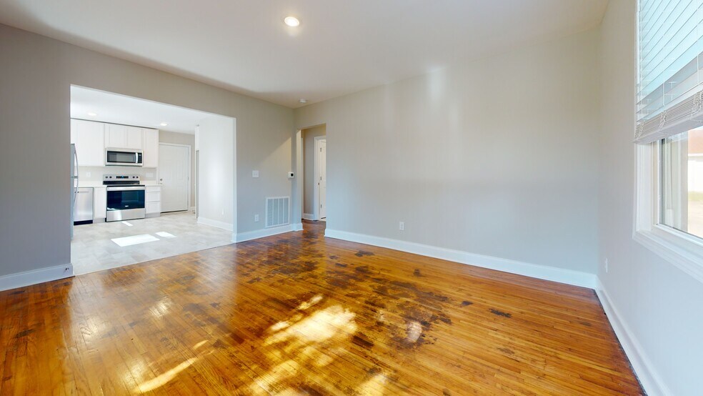 Building Photo - 1307 Cardinal Ave