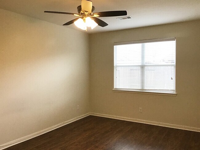 Building Photo - 10237 Tate Ct