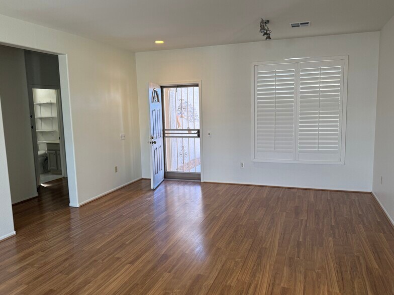 Building Photo - 21735 N Limousine Dr