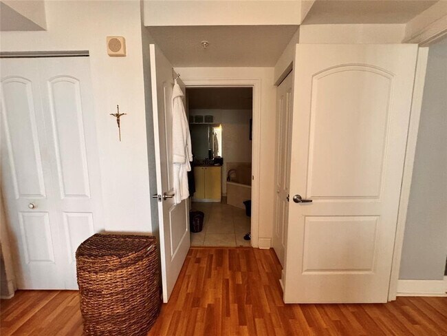 Building Photo - 1830 Radius Dr