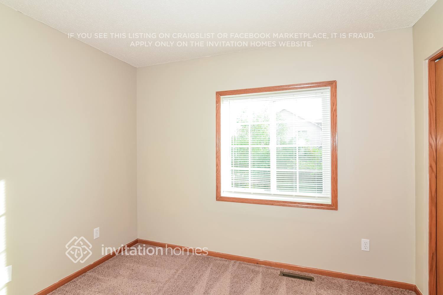 Building Photo - 26678 Oakridge Way