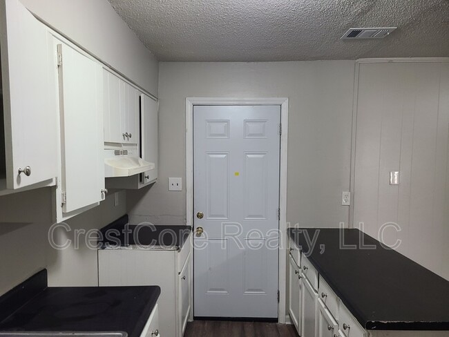 Building Photo - 5545 Apple Blossom Dr