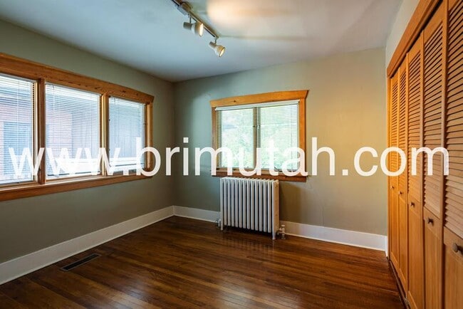 Building Photo - 1475 E Michigan Ave