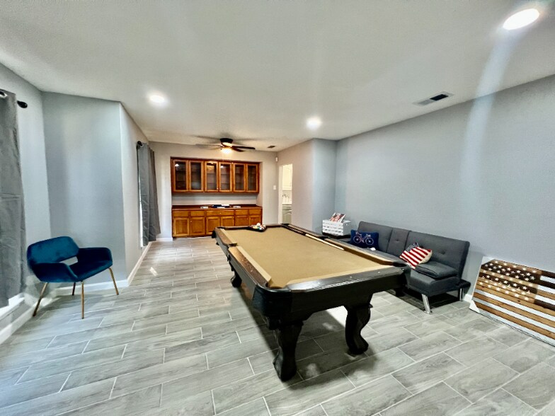 Building Photo - 506 Balboa Dr