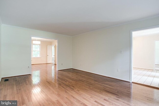Building Photo - 1646 Montmorency Dr