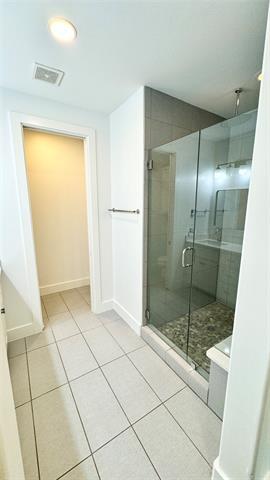 Building Photo - 3018 Zenia Dr