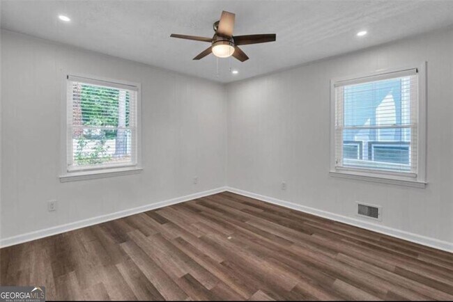 Building Photo - 2851 Forrest Hills Dr SW