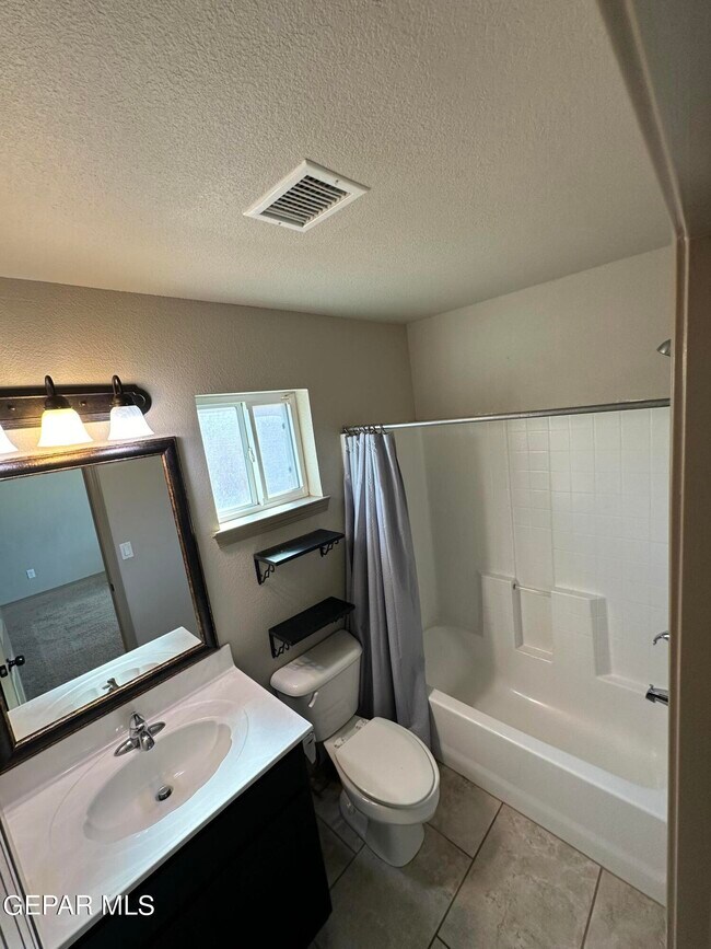 Building Photo - 4925 Vincent James St