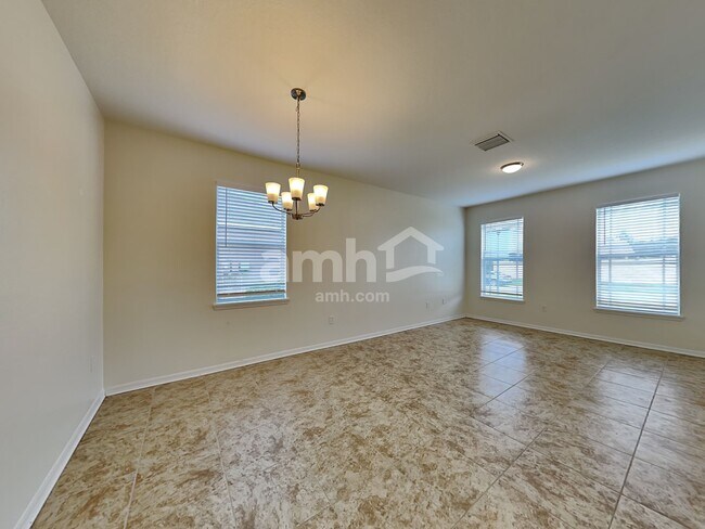 Building Photo - 3721 Crystal Dew St