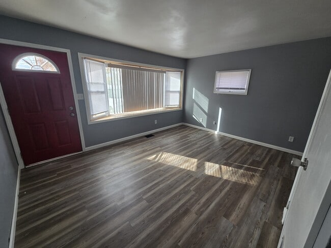 Building Photo - 10 McEwen Ct