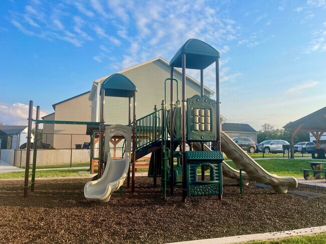 Building Photo - 119 Sierra Cir