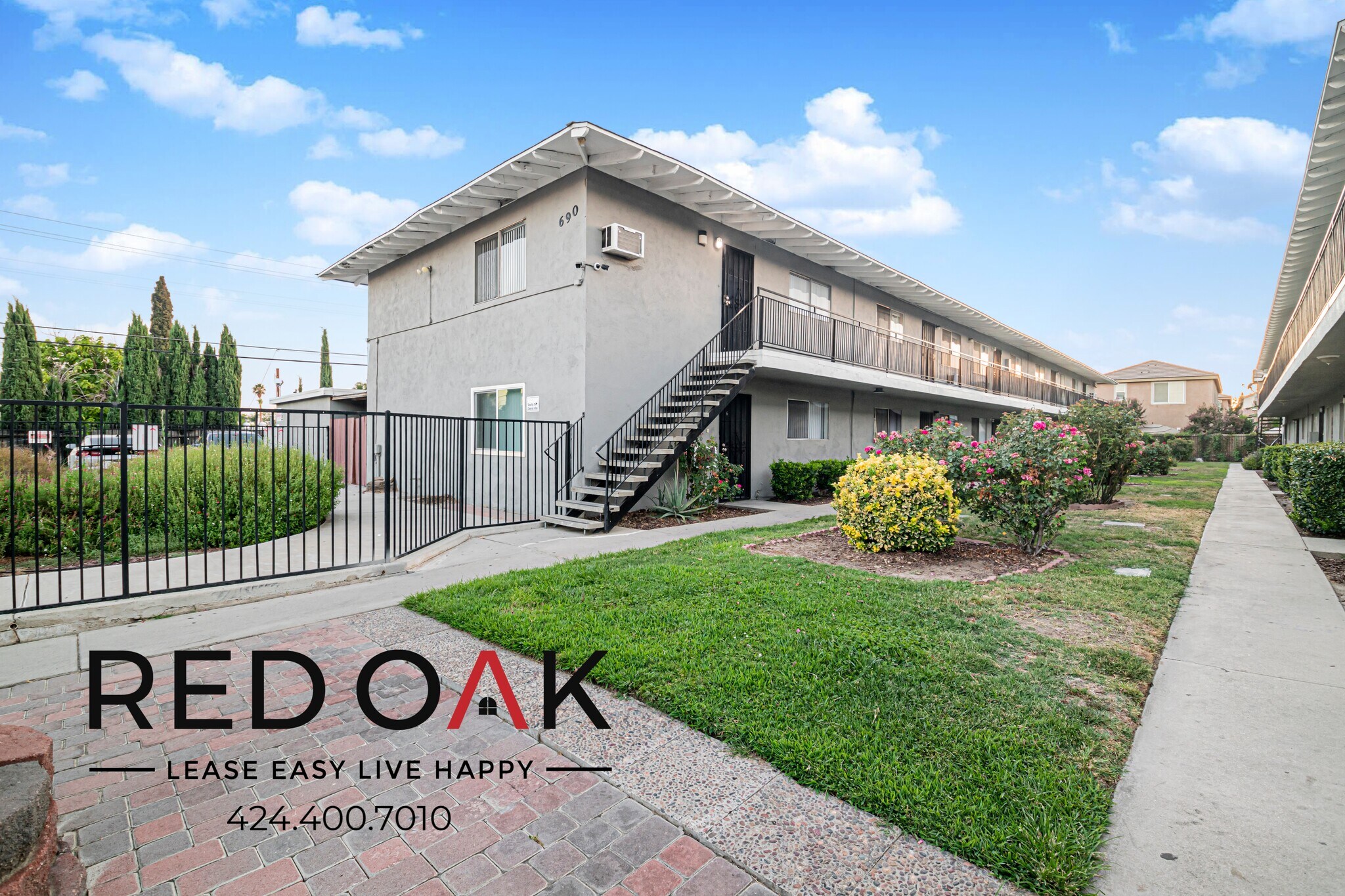 Building Photo - 690 S Riverside Ave