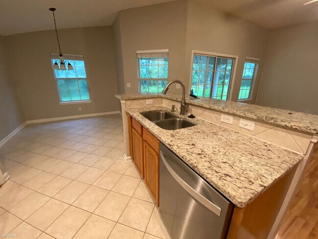 Building Photo - 4 br, 2 bath House - 808 South Edenbridge Way