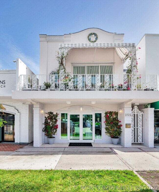 Building Photo - 255 Royal Poinciana Way