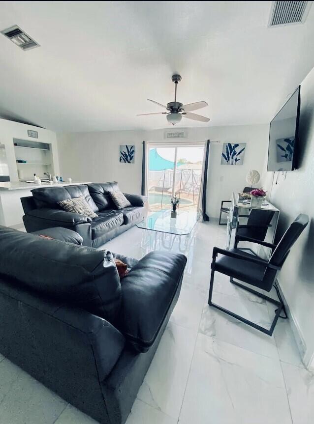 Building Photo - 2728 Nelson Dr