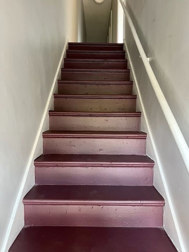 Building Photo - 1 Bedroom 1 Bath Townhome in Point Breeze