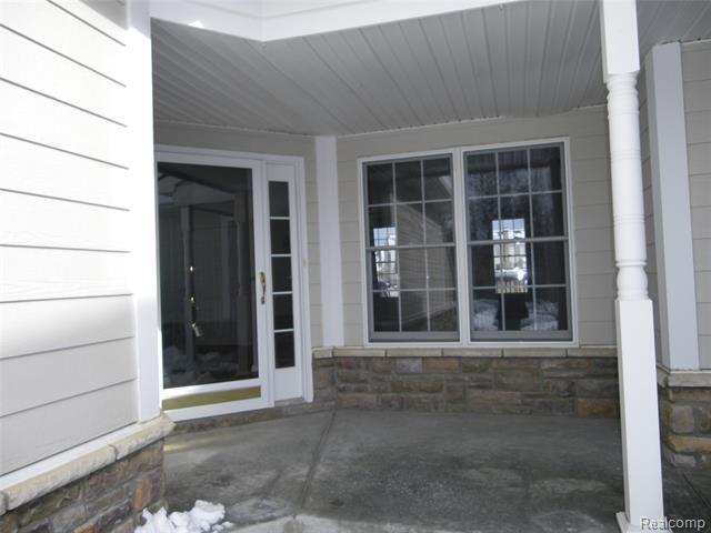 Building Photo - 26384 Island Lake Dr