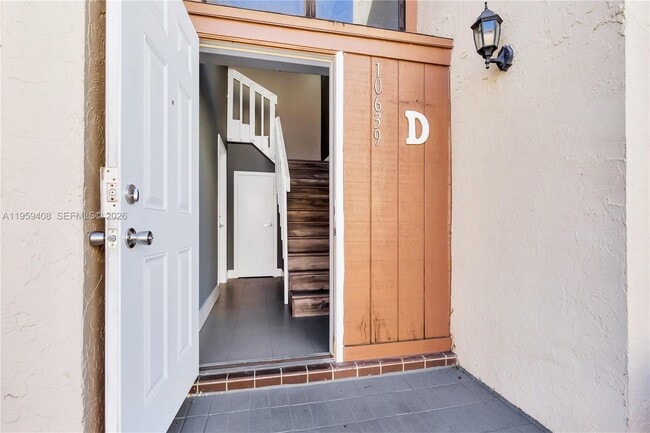 Building Photo - 10639 SW 113th Pl