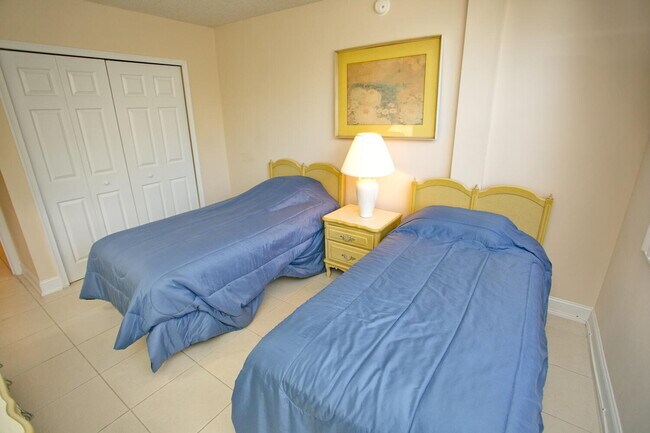 Building Photo - 1009 N Ocean Blvd