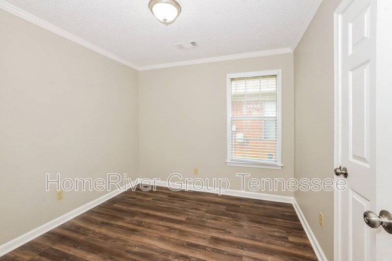 Building Photo - 2216 Lake Springs Ln