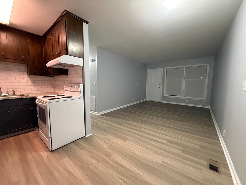 Building Photo - 908 S Lexington Ave