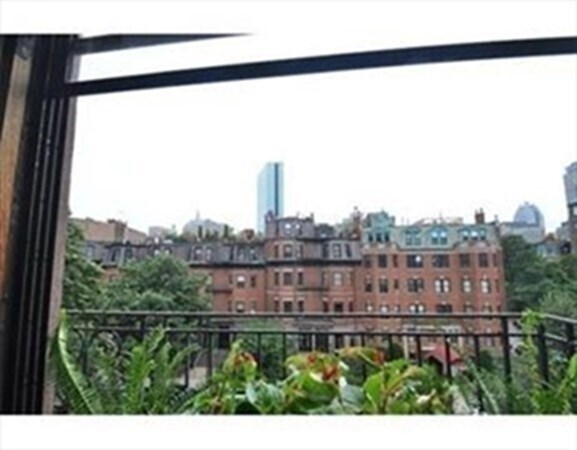 Building Photo - 228 Beacon St