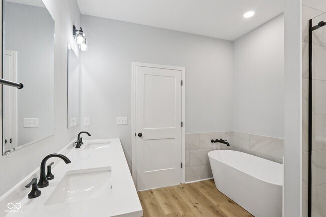 Building Photo - 8355 Fieldfare Way