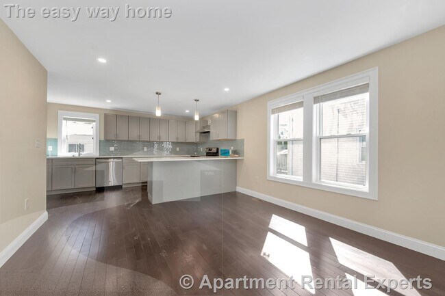 Building Photo - 43 Wright Ave