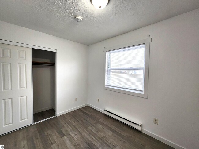 Building Photo - 107 North St