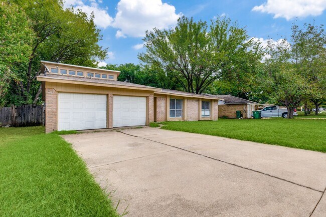 Building Photo - 2513 Richmond Dr