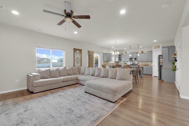 Building Photo - 4371 Prairie Agate Dr