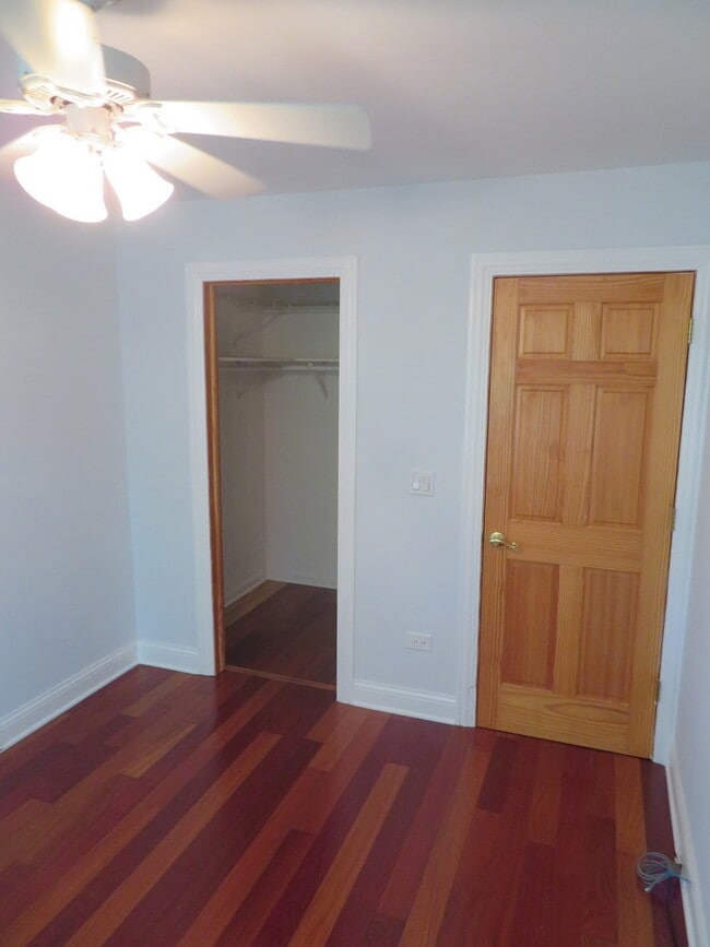 Building Photo - 457 N Cambridge Dr