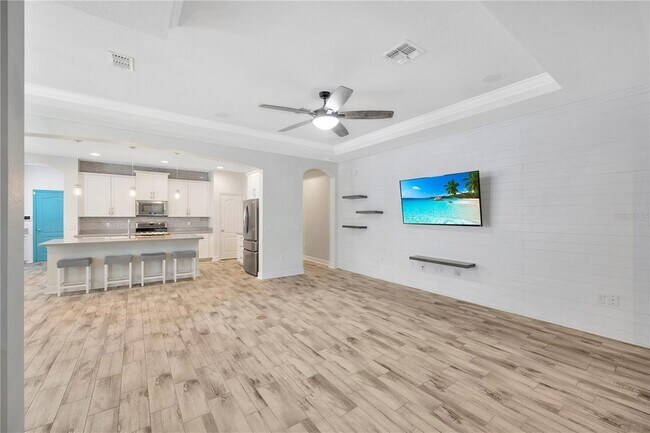 Building Photo - 6518 Park Strand Dr