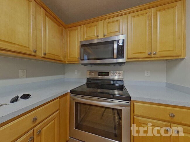 Building Photo - 136 Brookside Way