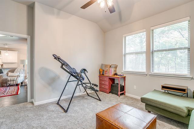 Building Photo - 404 Lacey Oak Ct