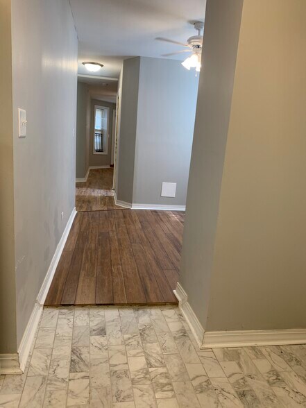 Building Photo - 4905 W Augusta Blvd